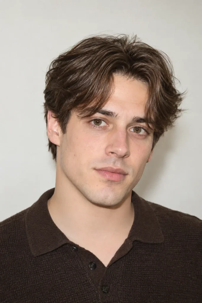 Center-part fluffy curtain fringe for men